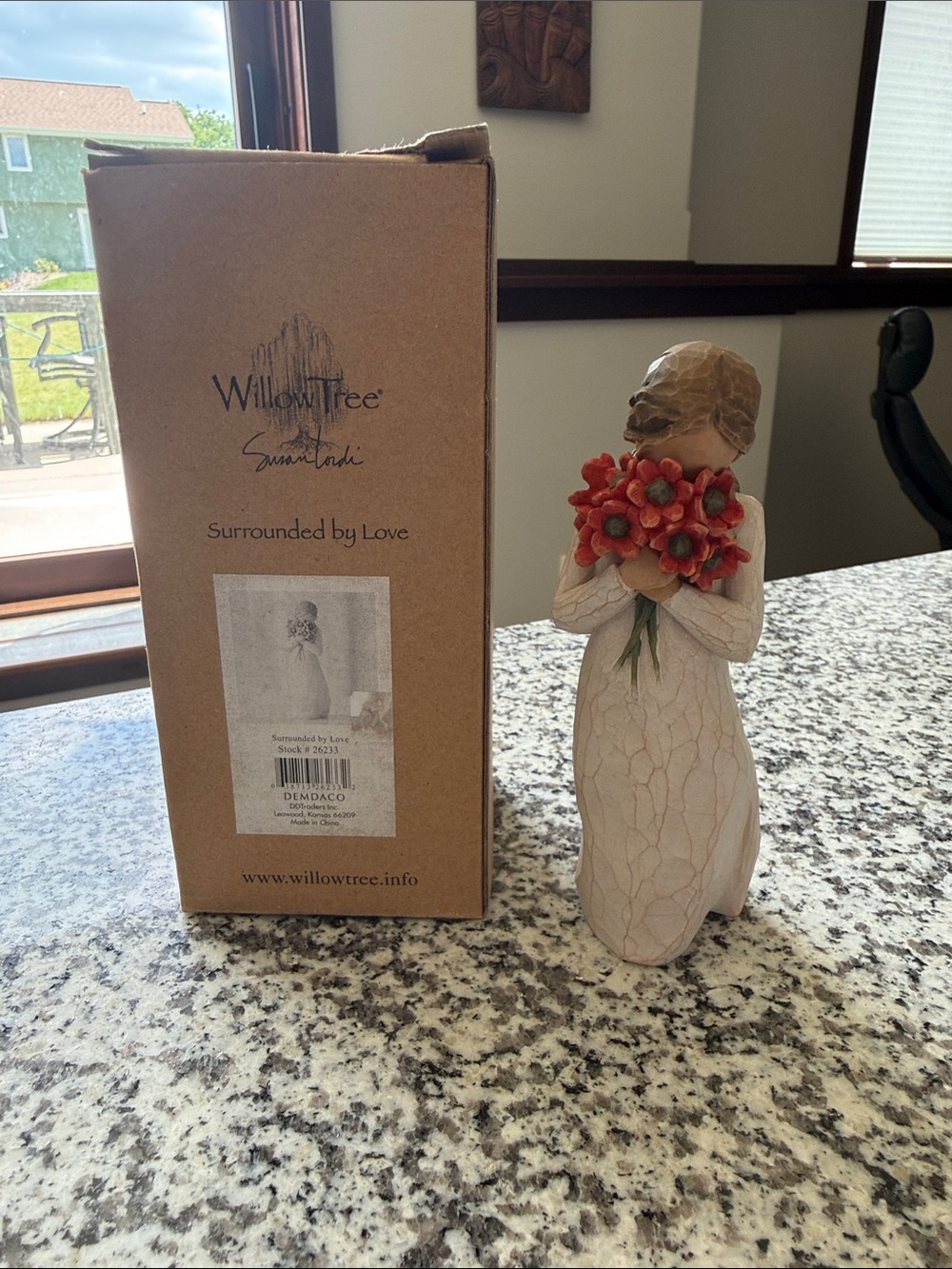 NIB Willow Tree “Surrounded by Love”